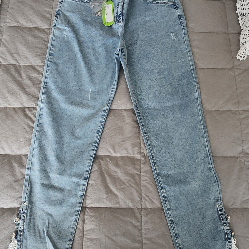Tricotto Women's Straight Leg Jeans in Light Blue Wash